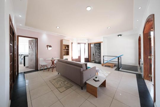 Sala de casa à venda com 3 quartos, 270m² em Vila Ré, São Paulo