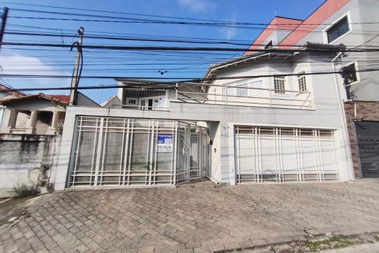 Fachada de casa à venda com 3 quartos, 270m² em Vila Ré, São Paulo