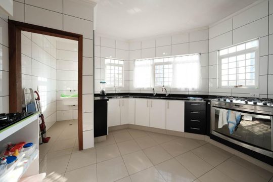 Cozinha de casa à venda com 3 quartos, 270m² em Vila Ré, São Paulo