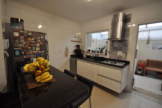 Cozinha de casa de condomínio à venda com 2 quartos, 60m² em Parada Inglesa, São Paulo