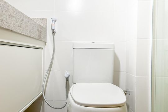 Banheiro de kitnet/studio para alugar com 1 quarto, 25m² em Cascatinha, Juiz de Fora