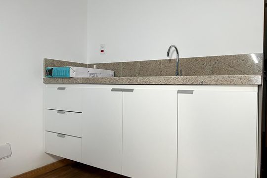 Cozinha - Armários de kitnet/studio para alugar com 1 quarto, 45m² em Cascatinha, Juiz de Fora