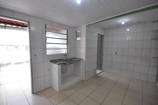 Cozinha de casa para alugar com 2 quartos, 65m² em Jardim Ataliba Leonel, São Paulo