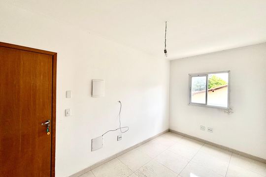 Sala de casa para alugar com 2 quartos, 45m² em Guaianases, São Paulo