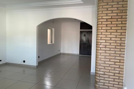 Sala de casa para alugar com 3 quartos, 320m² em Brasil, Uberlândia
