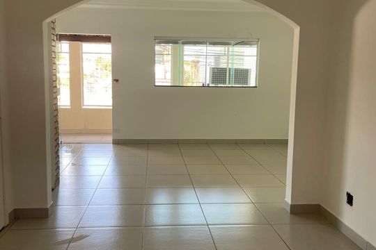 Casa para alugar com 3 quartos, 320m² em Brasil, Uberlândia