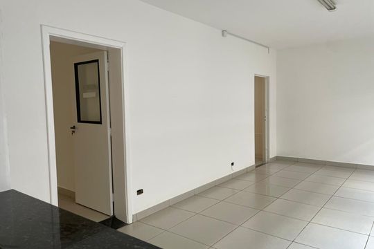 Cozinha de casa para alugar com 3 quartos, 320m² em Brasil, Uberlândia