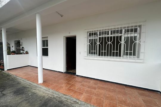 Área externa de casa para alugar com 2 quartos, 75m² em Jardim Independencia, São Vicente