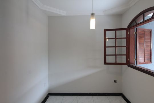 Sala de casa para alugar com 3 quartos, 150m² em Santa Monica, Belo Horizonte