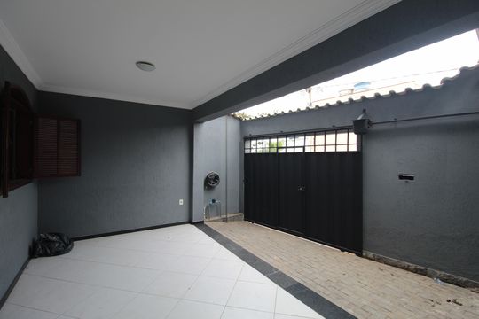 Garagem de casa para alugar com 3 quartos, 150m² em Santa Monica, Belo Horizonte