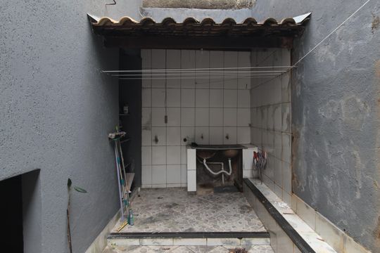 Área de Serviço de casa para alugar com 3 quartos, 150m² em Santa Monica, Belo Horizonte