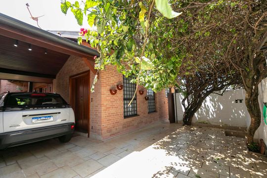 GARAGEM de casa para alugar com 4 quartos, 262m² em Vila Nogueira, Campinas