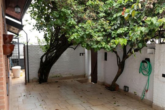 GARAGEM de casa para alugar com 4 quartos, 262m² em Vila Nogueira, Campinas