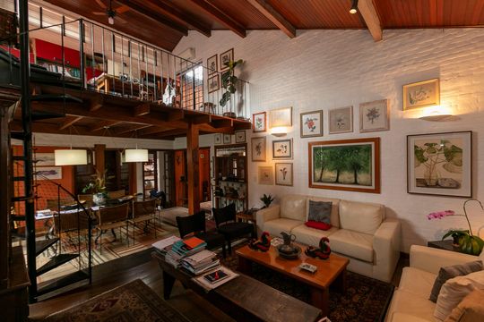 Casa para alugar com 4 quartos, 262m² em Vila Nogueira, Campinas