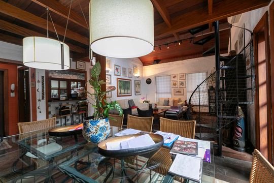 SALA PAVAIMENTO PRINCIPAL de casa para alugar com 4 quartos, 262m² em Vila Nogueira, Campinas