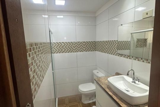 Banheiro de apartamento à venda com 1 quarto, 49m² em Conjunto Habitacional Vinte e Um de Abril, São Bernardo do Campo