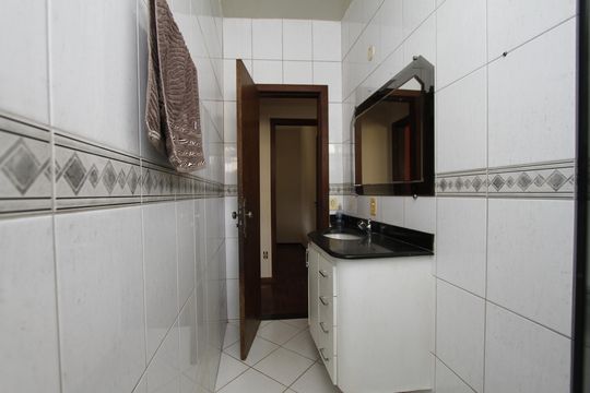 Banheiro Social de casa para alugar com 5 quartos, 365m² em Jardim America, Belo Horizonte