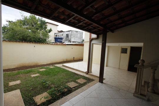 Quintal de casa para alugar com 5 quartos, 365m² em Jardim America, Belo Horizonte