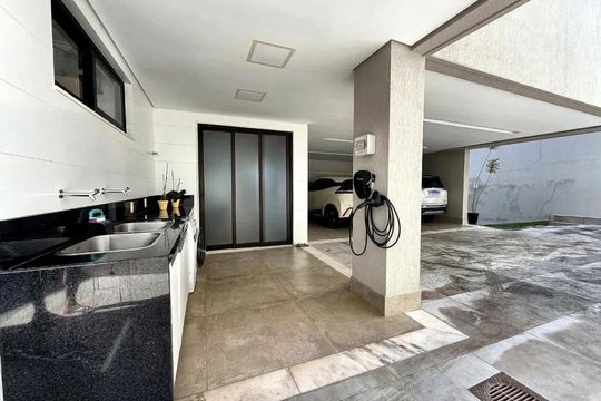 Garagem de casa de condomínio à venda com 5 quartos, 450m² em Buritis, Belo Horizonte