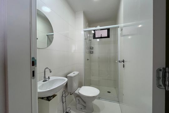 Banheiro de apartamento para alugar com 1 quarto, 33m² em Vila Santa Edwiges, São Paulo