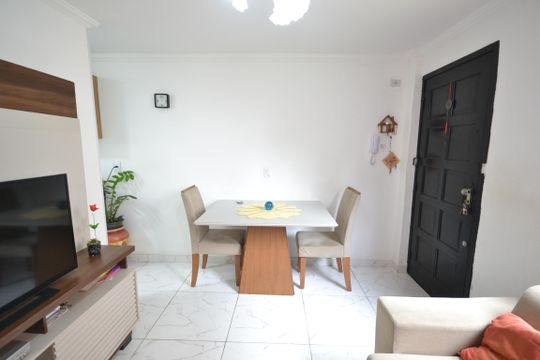 Sala de apartamento à venda com 2 quartos, 44m² em Conjunto Promorar Raposo Tavares, São Paulo