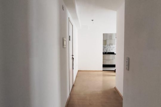 Corredor de apartamento à venda com 2 quartos, 43m² em Jardim Lourdes, São Paulo
