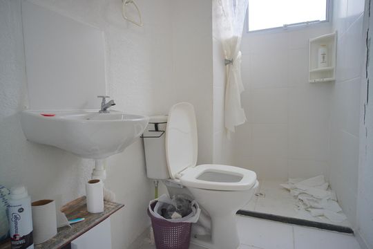 Banheiro de apartamento para alugar com 2 quartos, 38m² em Rubem Berta, Porto Alegre