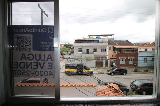 Placa de casa à venda com 4 quartos, 110m² em Olaria, Rio de Janeiro
