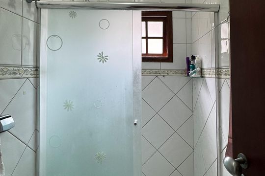 Banheiro Social de casa à venda com 3 quartos, 154m² em Vila Damasio, São Bernardo do Campo