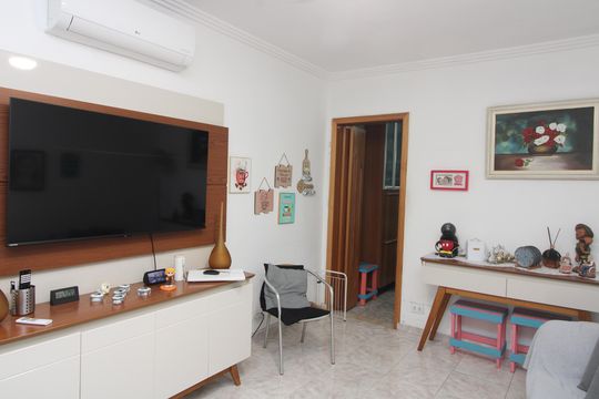 Casa à venda com 5 quartos, 180m² em Jardim Santa Maria, São Paulo