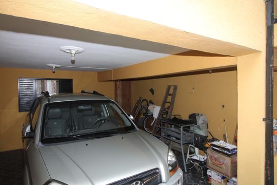 garagem de casa à venda com 5 quartos, 180m² em Jardim Santa Maria, São Paulo