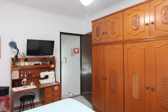 Quarto 3 de casa à venda com 5 quartos, 180m² em Jardim Santa Maria, São Paulo