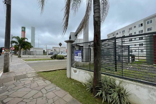 Placa instalada em 14/10/2026 com o código UKCH-139 de apartamento à venda com 2 quartos, 42m² em Santos Dumont, São Leopoldo