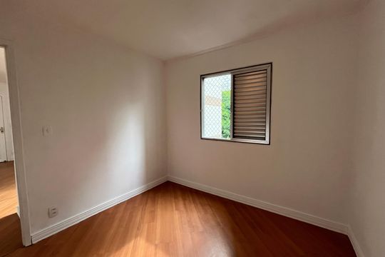 Quarto 2 de apartamento para alugar com 2 quartos, 50m² em Jardim Iris, São Paulo