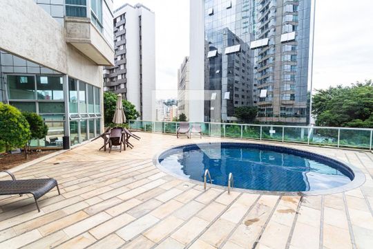 Área comum - Piscina de apartamento para alugar com 1 quarto, 52m² em Lourdes, Belo Horizonte
