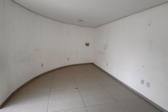 Casa à venda com 5 quartos, 600m² em Jardim Maria Helena, Guarulhos