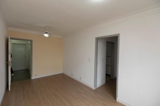 SALA PARA DOIS AMBIENTES de apartamento para alugar com 1 quarto, 65m² em Taquaral, Campinas