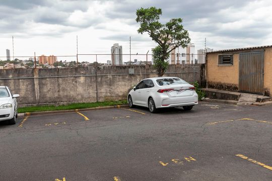 GARAGEM de apartamento para alugar com 1 quarto, 65m² em Taquaral, Campinas