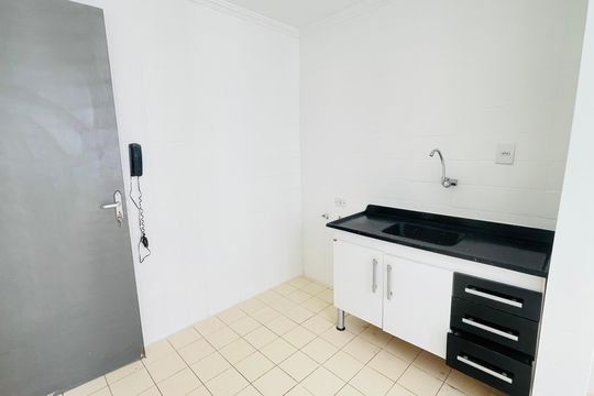 Cozinha de apartamento para alugar com 2 quartos, 42m² em Lajeado, Cotia