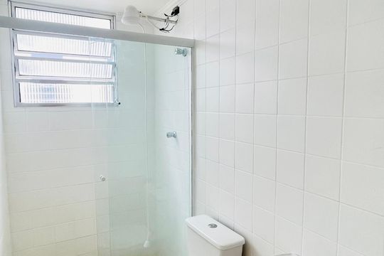 Banheiro de apartamento para alugar com 2 quartos, 42m² em Lajeado, Cotia