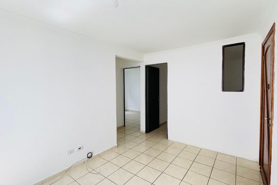 Sala de apartamento para alugar com 2 quartos, 42m² em Lajeado, Cotia