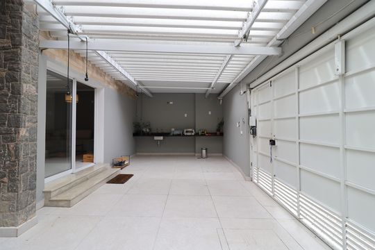 Garagem de casa para alugar com 3 quartos, 300m² em Socorro, São Paulo
