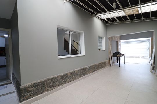Quintal lateral de casa para alugar com 3 quartos, 300m² em Socorro, São Paulo