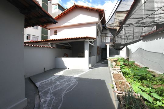 Quintal de casa para alugar com 3 quartos, 120m² em Eldorado, Contagem