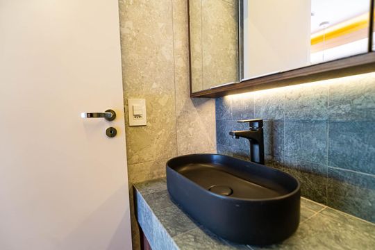 Banheiro de kitnet/studio para alugar com 1 quarto, 22m² em Bela Vista, São Paulo