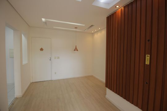Sala de apartamento para alugar com 2 quartos, 62m² em Areia Branca, Santos