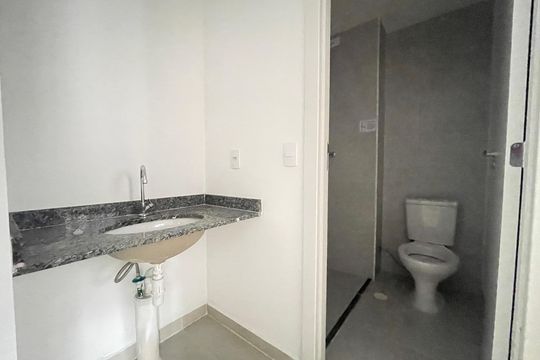 Banheiro de apartamento para alugar com 2 quartos, 44m² em Jaguaré, São Paulo