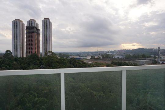 Apartamento para alugar com 4 quartos, 133m² em Jardim Santa Barbara, Embu das Artes