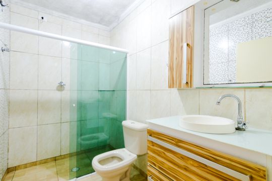 Banheiro  2  de casa para alugar com 3 quartos, 90m² em Parque Santos Dumont, Guarulhos