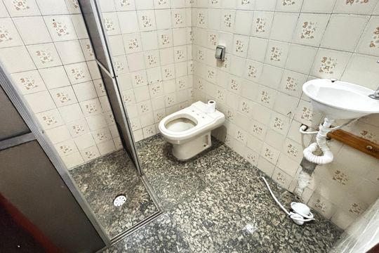 Banheiro de casa para alugar com 1 quarto, 30m² em Condomínio Maracanã, Santo André
